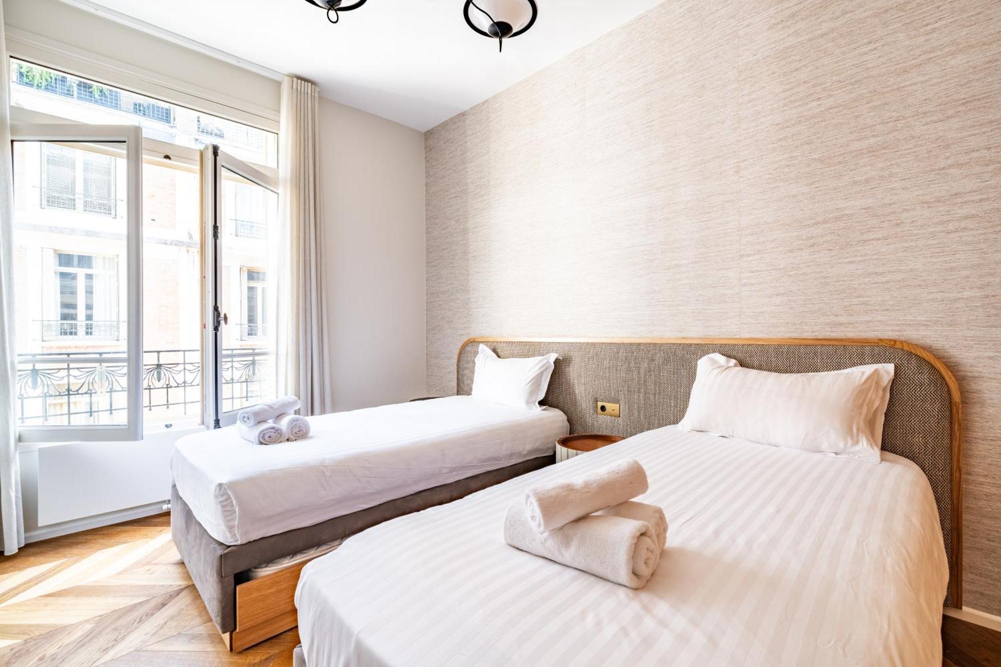 Prestigious Apartment, Eiffel Tower Apartment