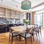 Prestigious Apartment, Eiffel Tower